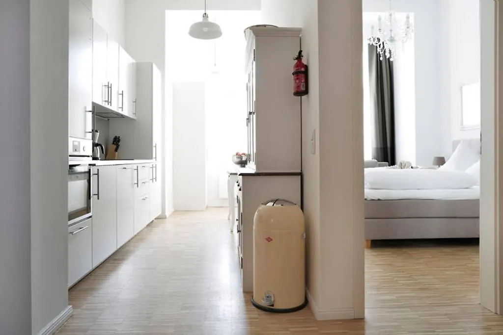 Sc 06 By Rockchair Apartments L Superhost Status L 4 Bedrooms Boxspringbeds 2 Bathrooms Balcony Elevator - Cozy Family & Business Flair Welcomes You! Berlin