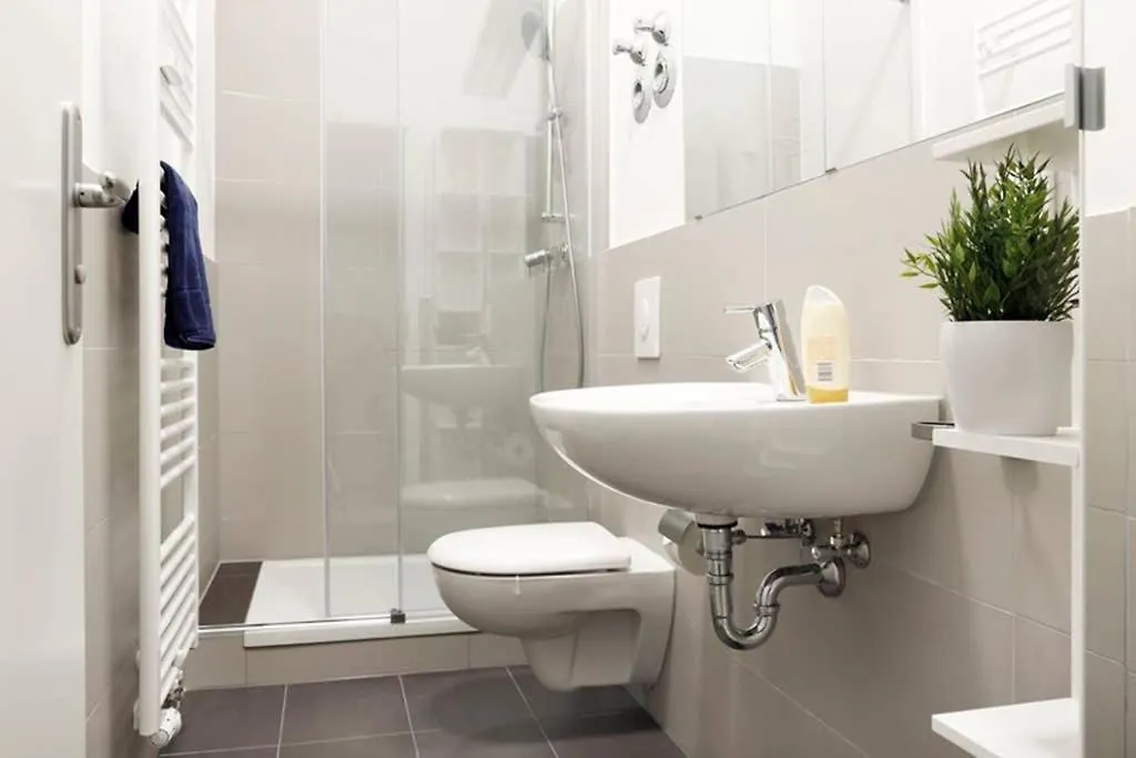 Sc 06 By Rockchair Apartments L Superhost Status L 4 Bedrooms Boxspringbeds 2 Bathrooms Balcony Elevator - Cozy Family & Business Flair Welcomes You! Berlin Almanya