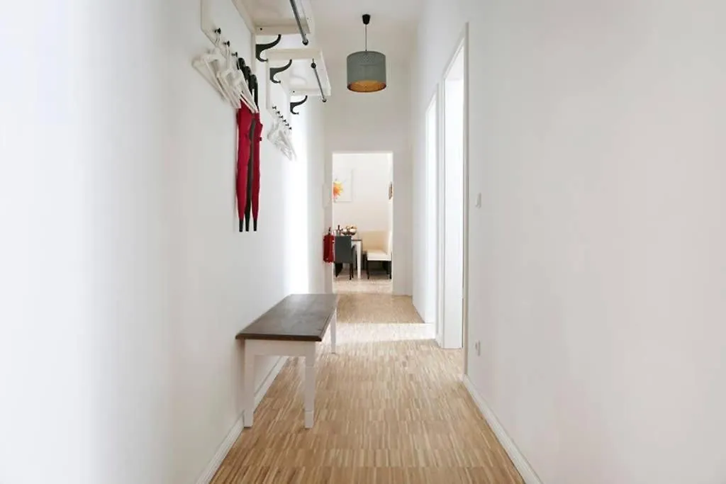 Sc 06 By Rockchair Apartments L Superhost Status L 4 Bedrooms Boxspringbeds 2 Bathrooms Balcony Elevator - Cozy Family & Business Flair Welcomes You! Berlin