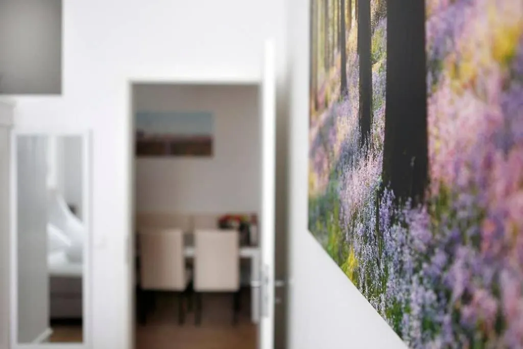 Sc 06 By Rockchair Apartments L Superhost Status L 4 Bedrooms Boxspringbeds 2 Bathrooms Balcony Elevator - Cozy Family & Business Flair Welcomes You! Berlin