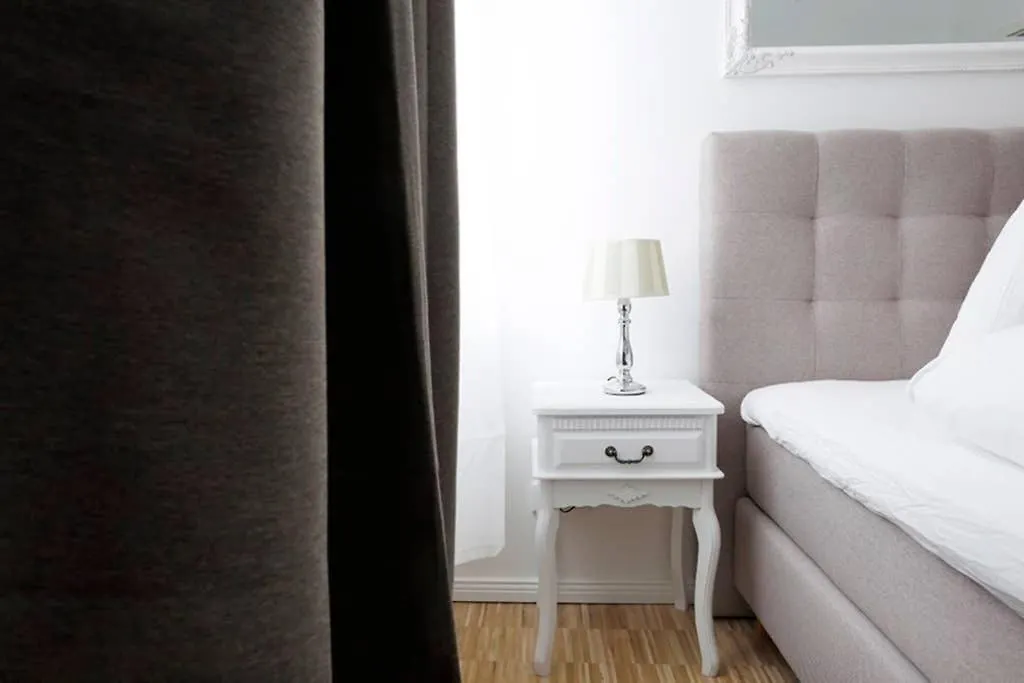 Sc 06 By Rockchair Apartments L Superhost Status L 4 Bedrooms Boxspringbeds 2 Bathrooms Balcony Elevator - Cozy Family & Business Flair Welcomes You! Berlin